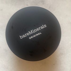Bareminerals original foundation in fairly light 03. SPF 15.